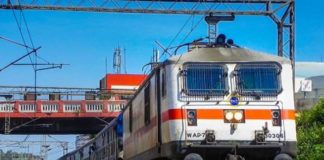 Smartphones Have Made It Easy To Check PNR Status Over Traditional Computers pnr status enquiry