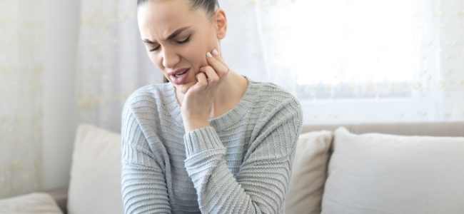 Signs You May Need a Cosmetic Dentist