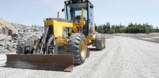 What are the Uses and Benefits of a Road Grader? What are the Uses and Benefits of a Road Grader