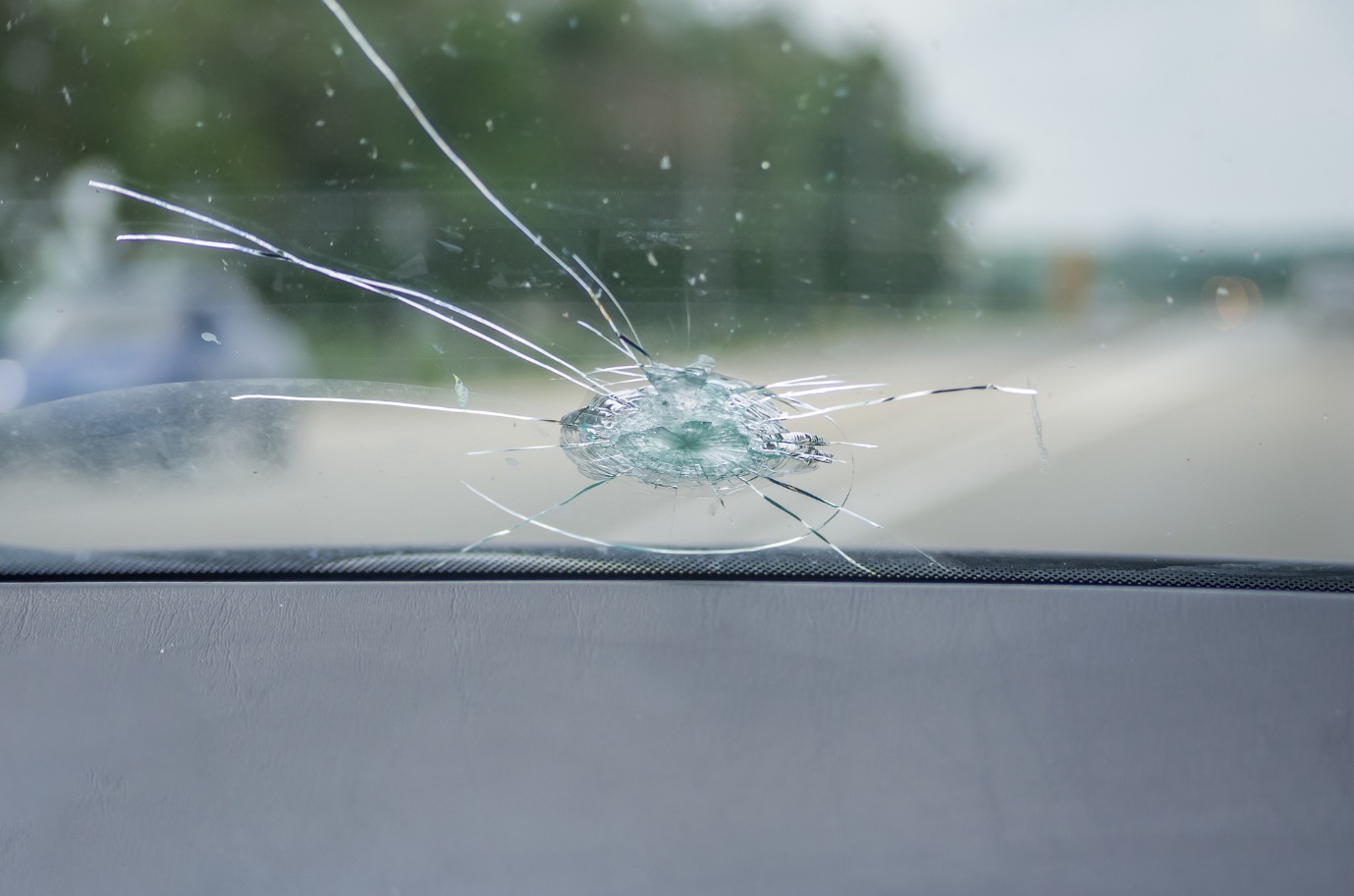 How to Fix a Broken Windshield Easily | Pulchra