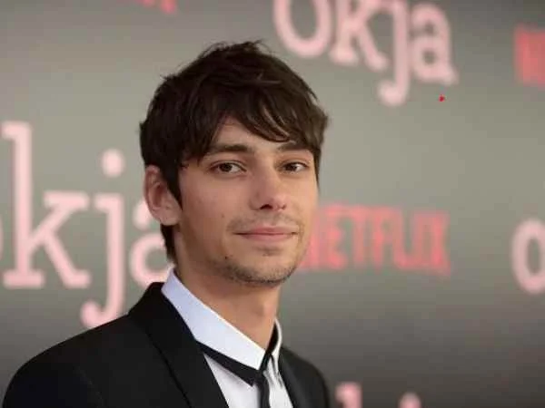 Devon Bostick Height, Weight Age, Family, Career, Education, Wife, Net Worth, Instagram, Movies and TV shows