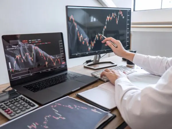 Why AI Trading Platforms Are Trending Among Young Investors