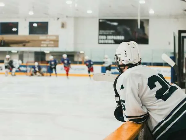 How Many Quarters Are in Ice Hockey